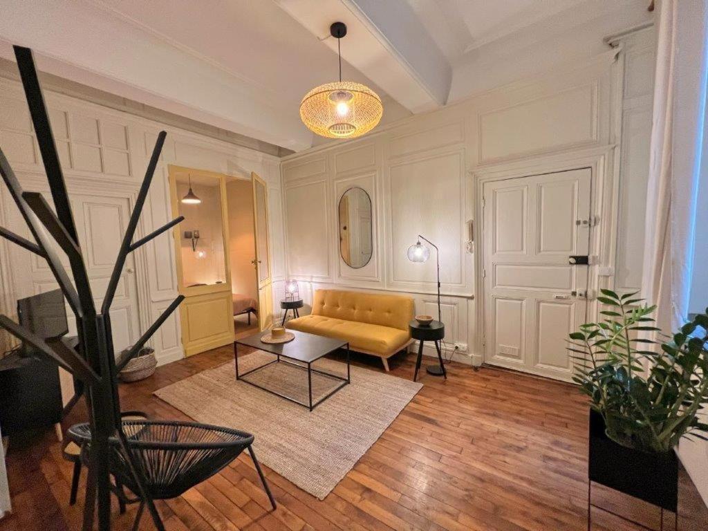 Le Boudoir De Clem Apartman Chalon-sur-Saône Kültér fotó